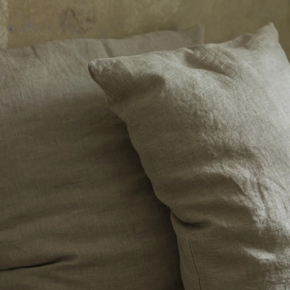 Organic pure linen pillowcase with envelope closure in custom sizes and various colors, handmade bed linen