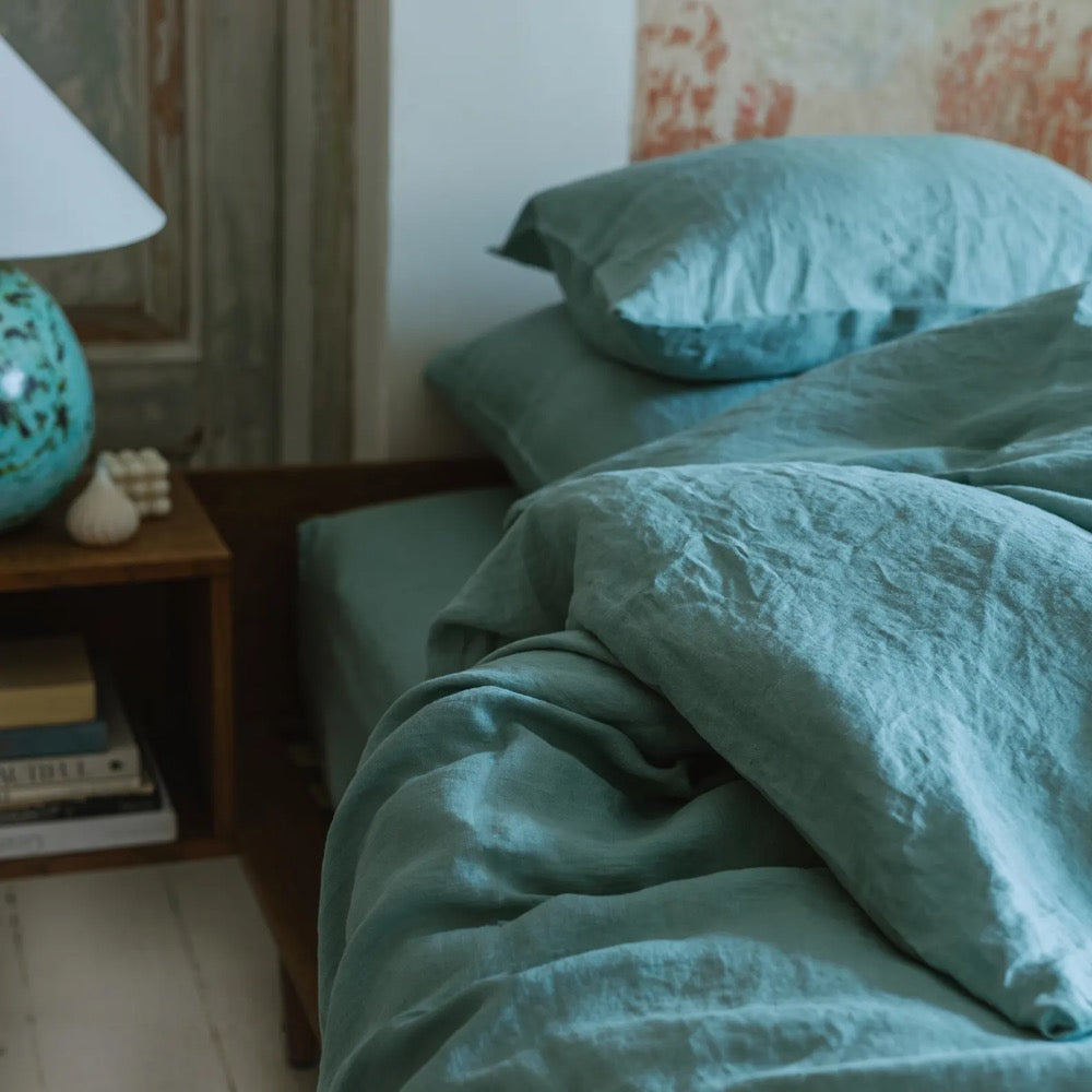 Organic pure linen pillowcase with envelope closure in custom sizes and various colors, handmade bed linen